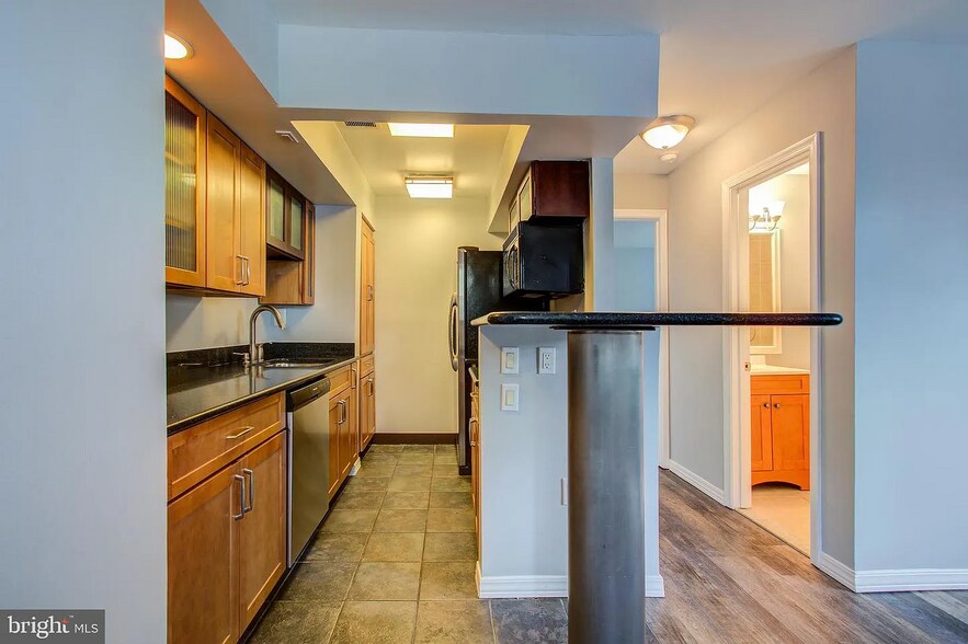 Kitchen - 732 5th St SE