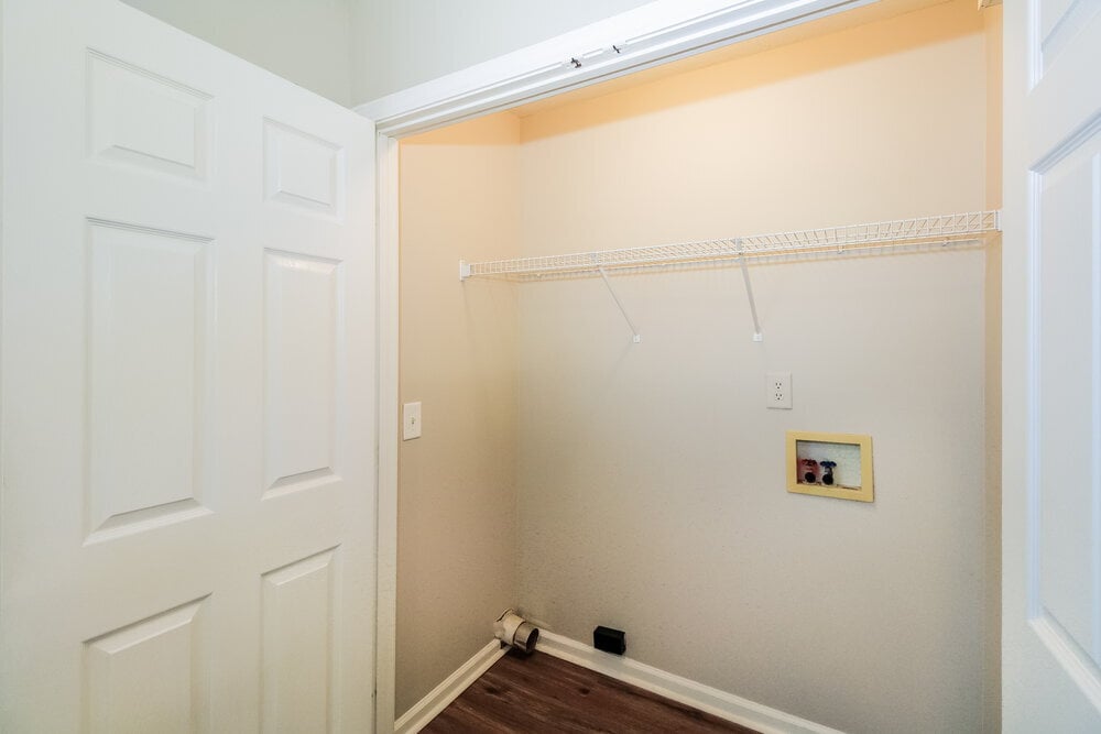 Building Photo - 720 Dellwood Dr