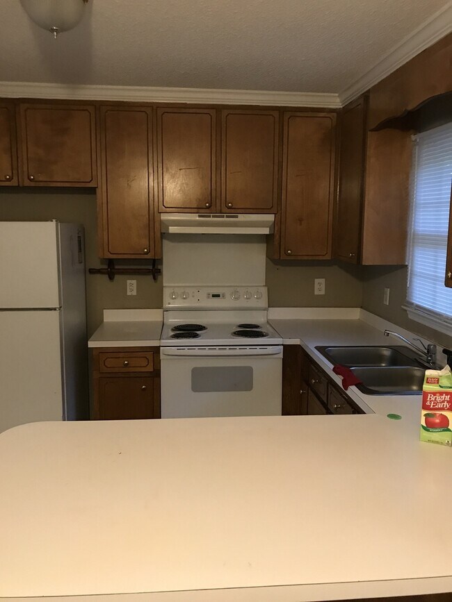 Building Photo - Great Corner Lot Home in Downtown Clayton