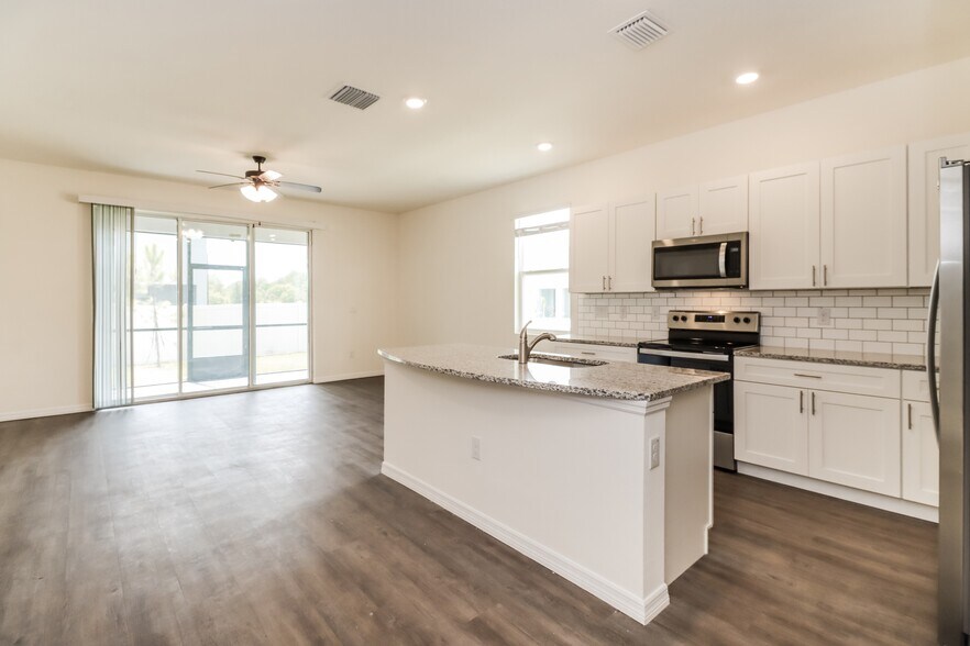 Building Photo - 11843 Stoneport Pl
