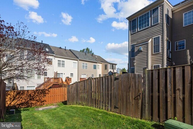 Building Photo - 9841 Cheshire Ridge Cir