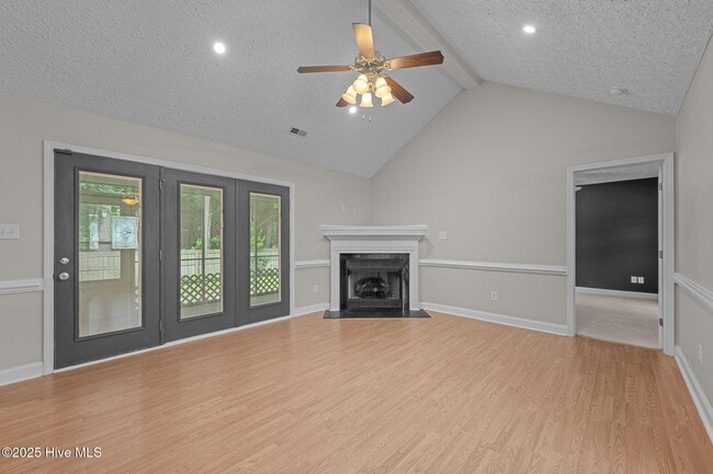 Building Photo - 205 Croatan Woods Dr