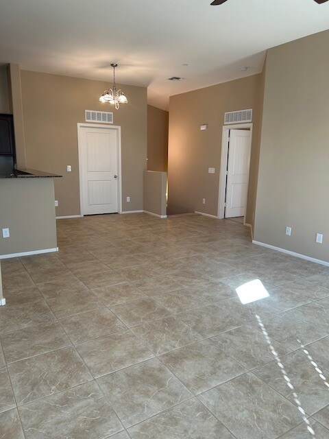 Building Photo - 2725 E Mine Creek Rd