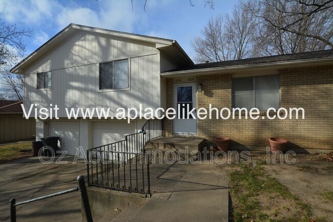 Building Photo - 1606 N 63 Pl