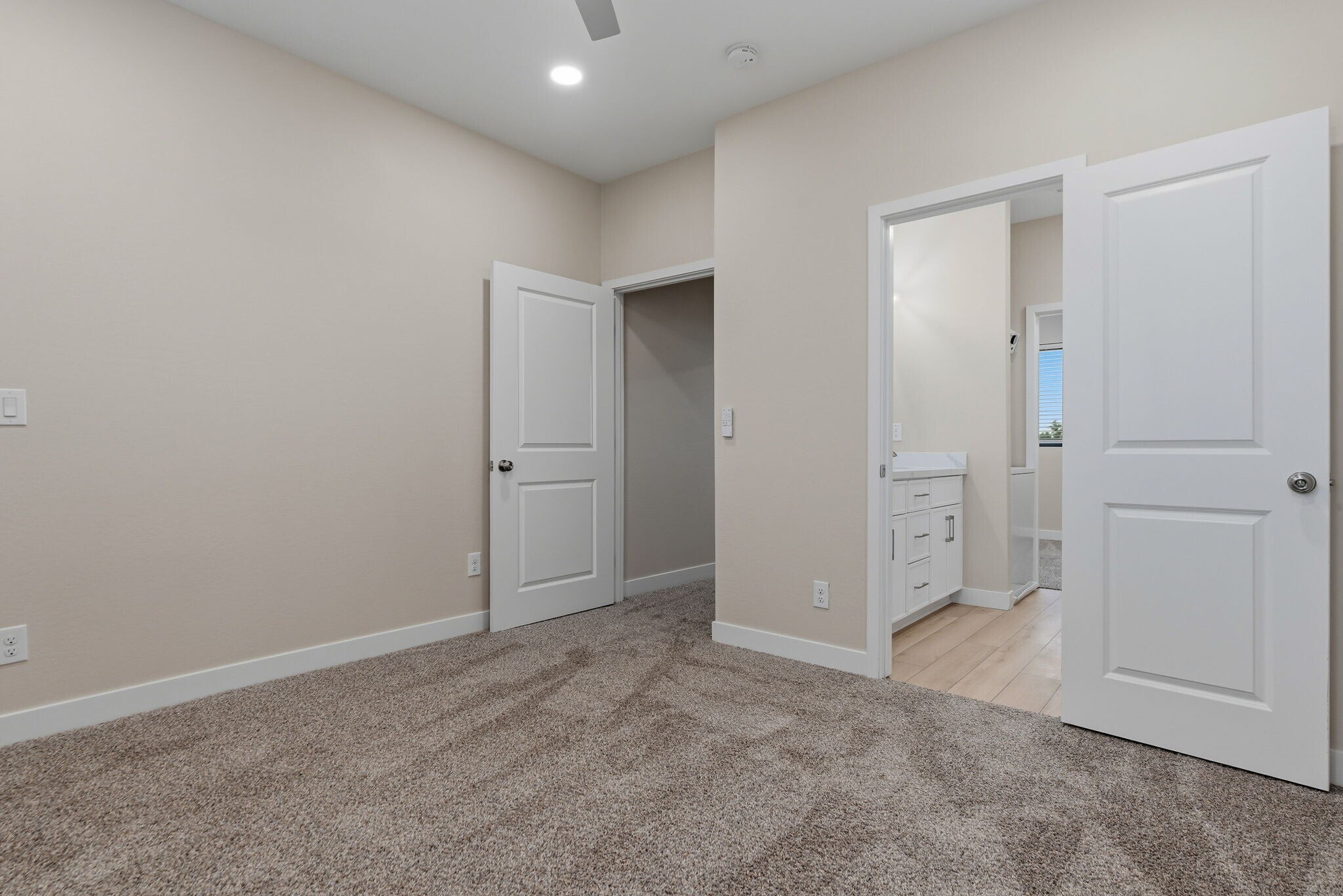 Building Photo - 1222 E Diamond St