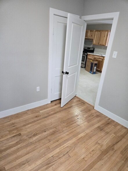 Building Photo - 1110 6th Ave