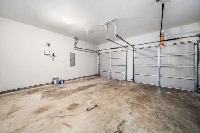 Building Photo - 82 Brookvalley Ct W
