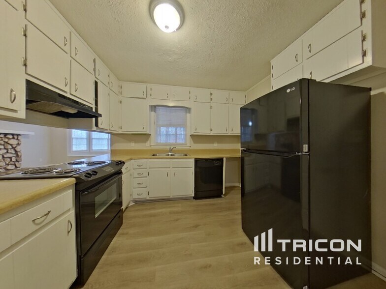 Building Photo - 5020 Horton Pl