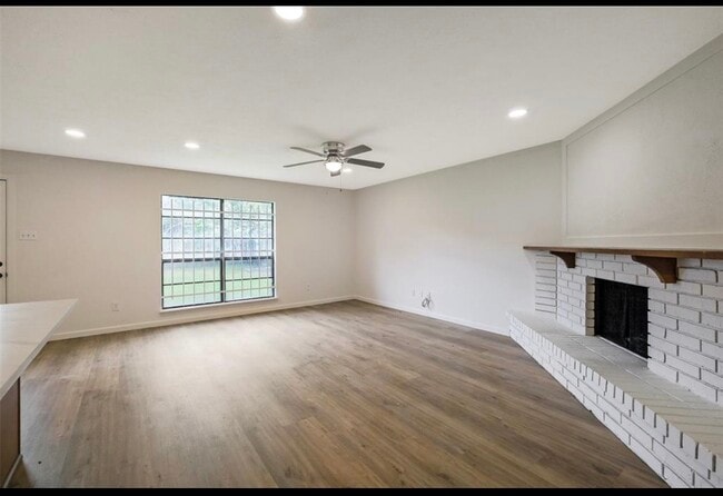 Building Photo - 5007 Ridgecreek Dr