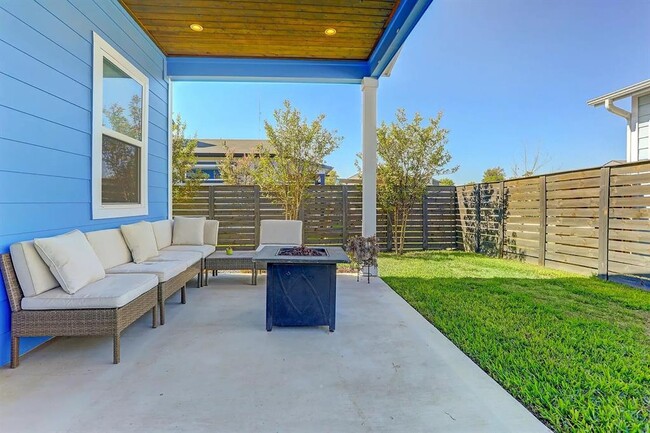 Building Photo - 7008 Zachary Dr