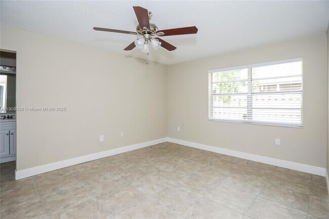 Building Photo - 18954 NW 63rd Ct Cir