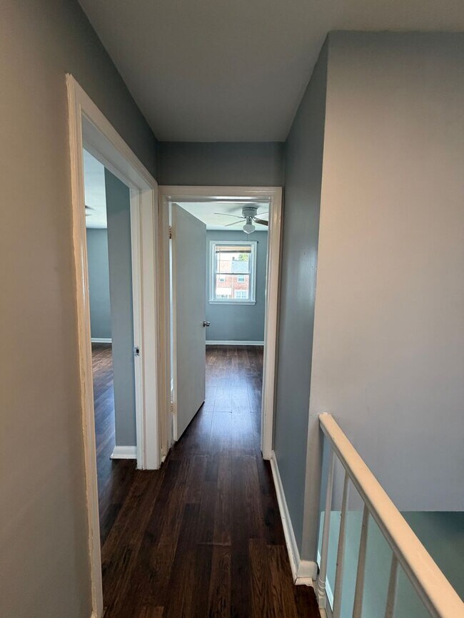 Building Photo - 2229 Graythorn Rd