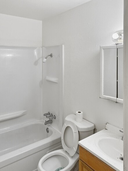 Building Photo - 440 Caribrook Way