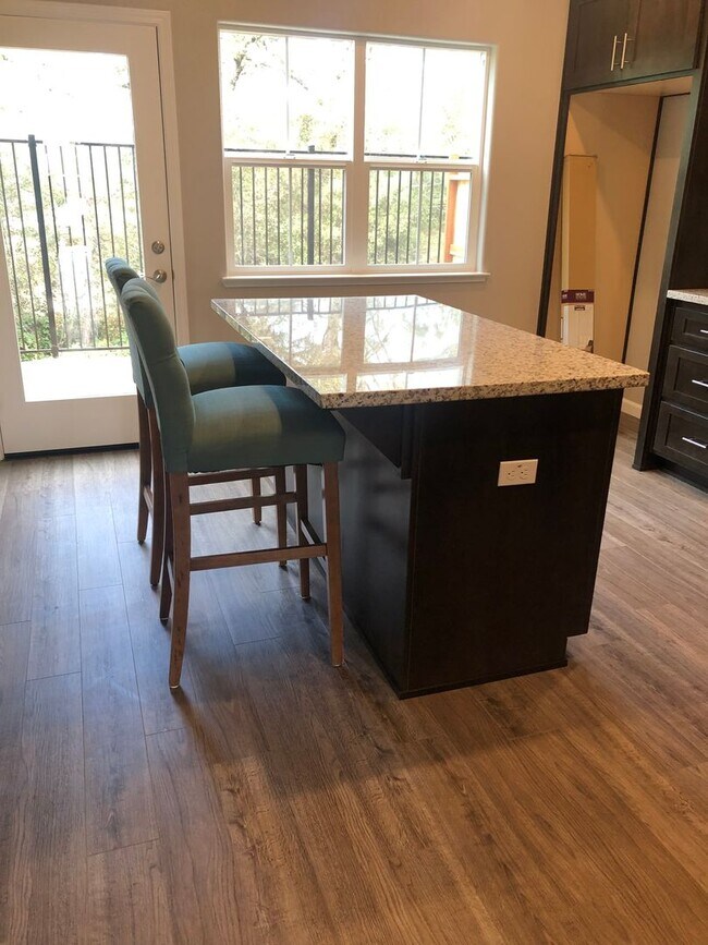 Building Photo - Private Condo in Awesome Rocklin Location!