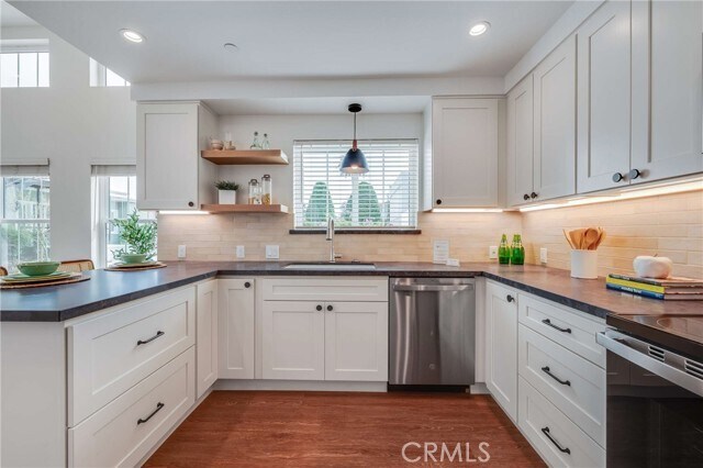 Building Photo - 127 E Foothill Blvd