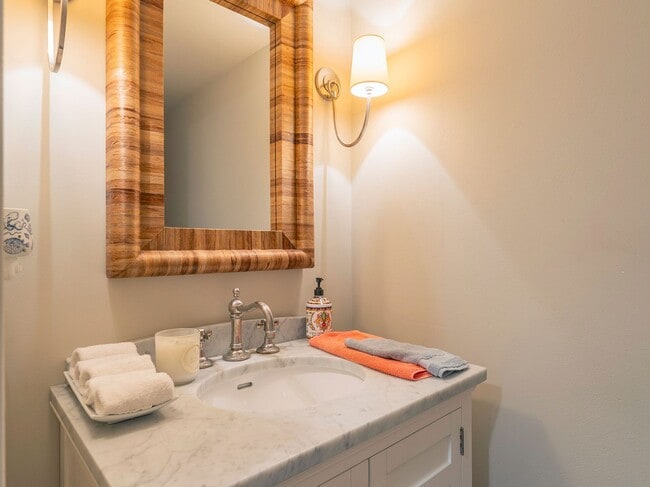 Building Photo - 4 Santa Cruz Ct