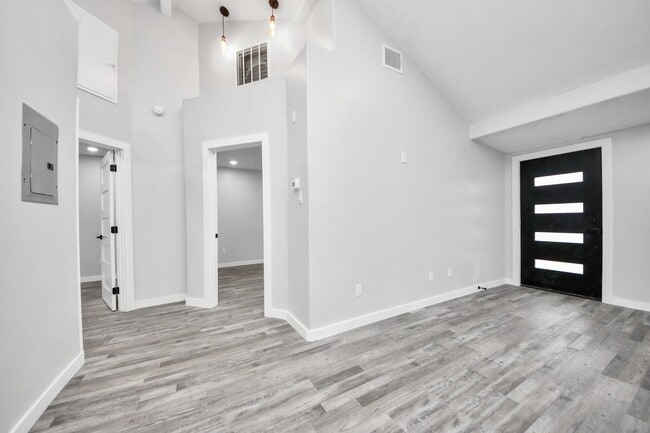 Building Photo - 6201 Batterson St