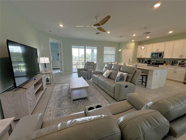 Building Photo - 350e E Marion Ave