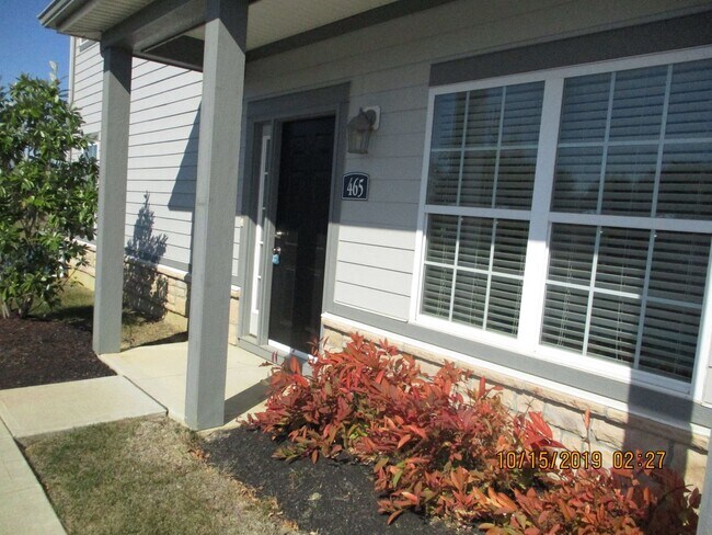 Building Photo - Village at Olentangy Crossing 0081