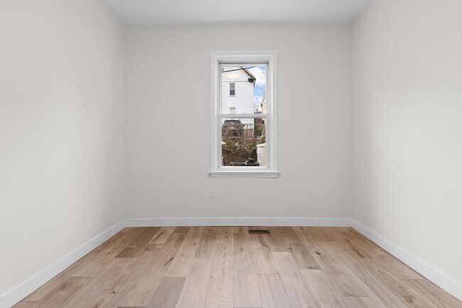 Building Photo - 3 Edison Pl