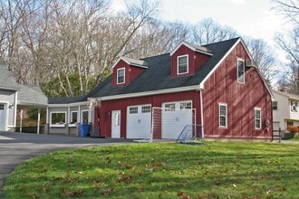 Building Photo - 34 Hog Hill Rd