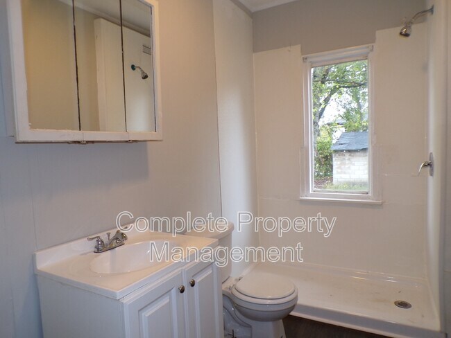 Building Photo - 521 62nd St