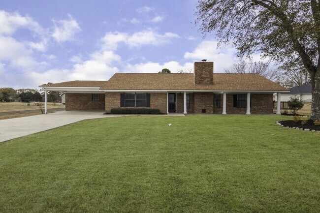Primary Photo - 22 Westwood Dr W