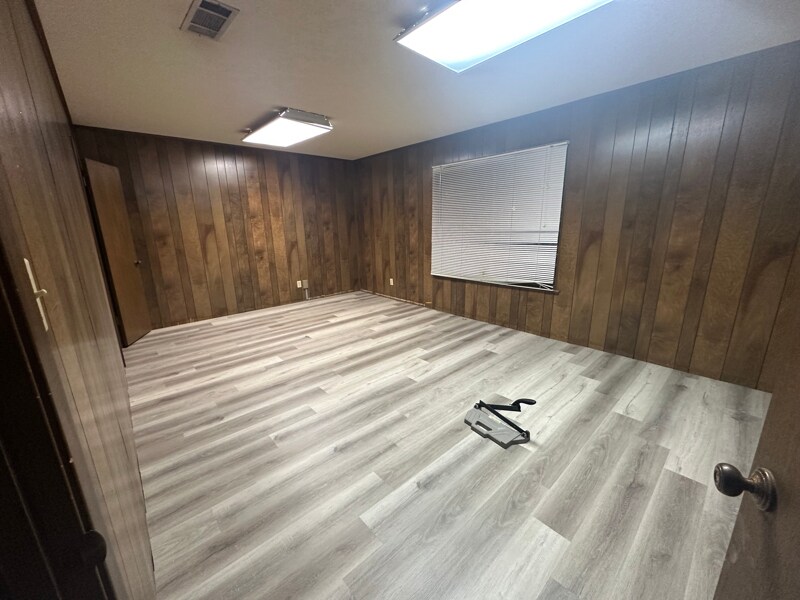 Building Photo - 125 W Monroe St