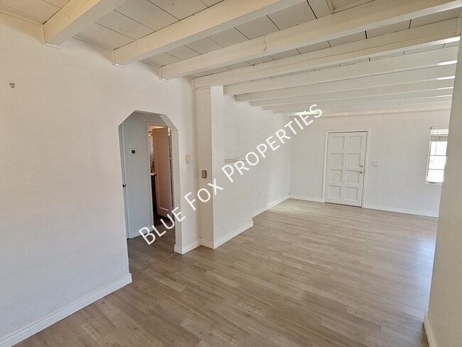 Building Photo - 2233 N Isabel Blvd