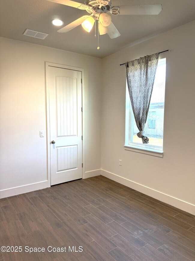 Building Photo - 7258 Preserve Pointe Dr