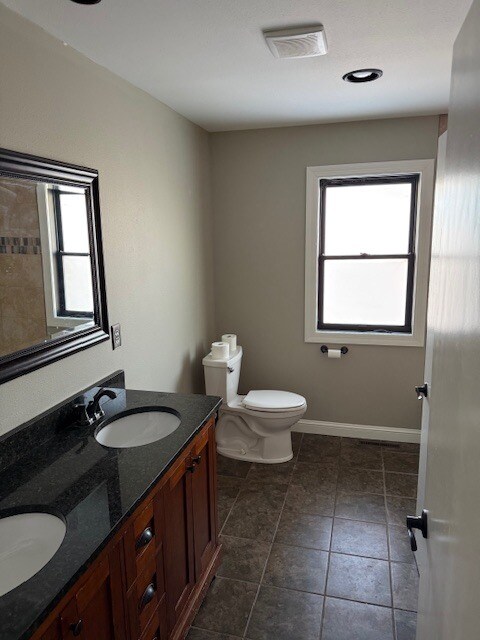 Building Photo - 1824 Chestnut St