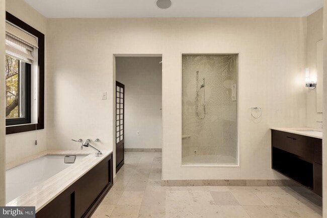 Building Photo - 1434 Kirby Rd