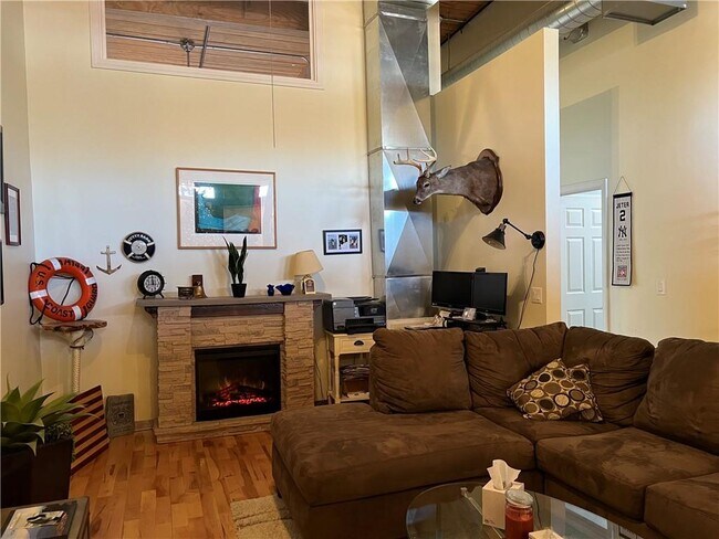 Building Photo - 1117 Douglas Ave