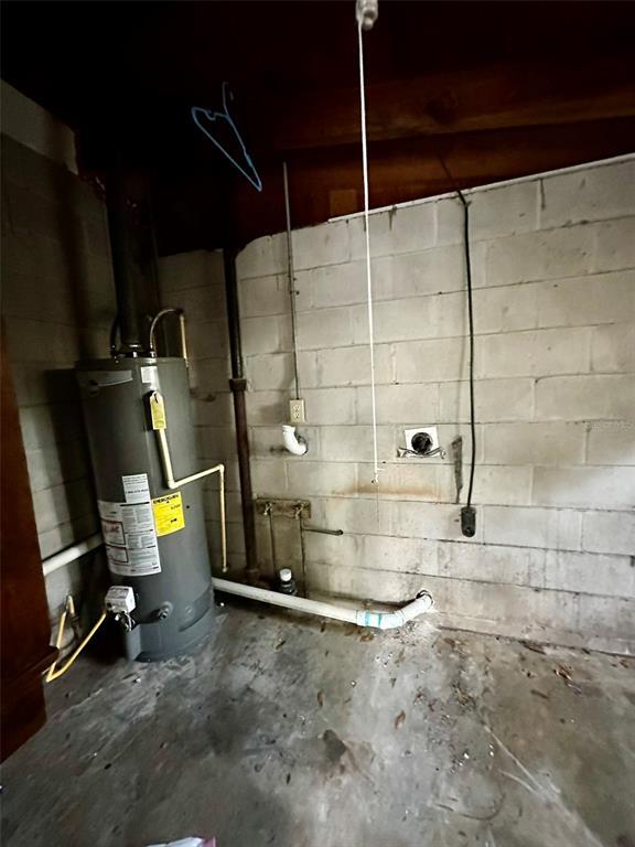 Building Photo - 1916 NE 21st Pl