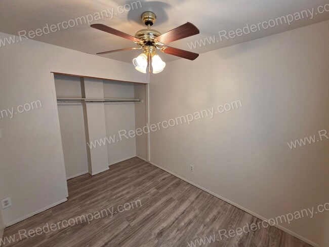 Building Photo - Beautiful 3 Bedroom Townhouse across from Morton High School!