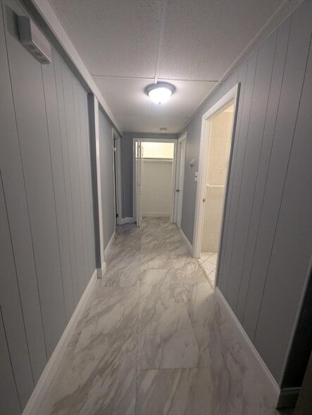 Building Photo - 53 Lantern Rd