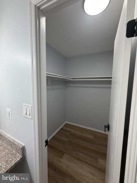 Building Photo - 11573 Sullnick Way