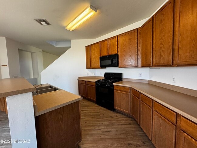 Building Photo - 1133 S Pantano Overlook Dr