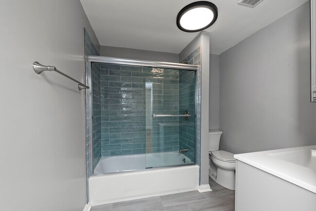 Building Photo - 1711 S Laflin St