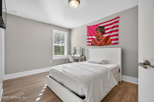 Building Photo - 434 Settler's Landing Dr