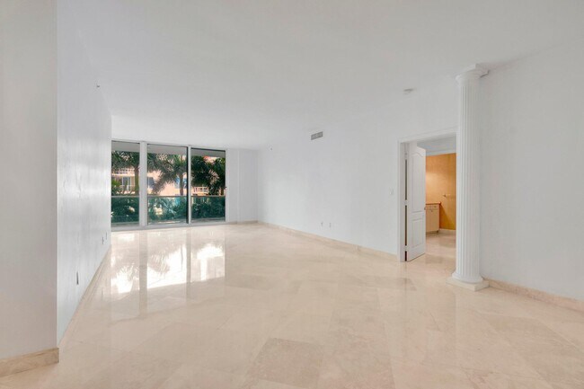 Building Photo - 500 SE Mizner Blvd