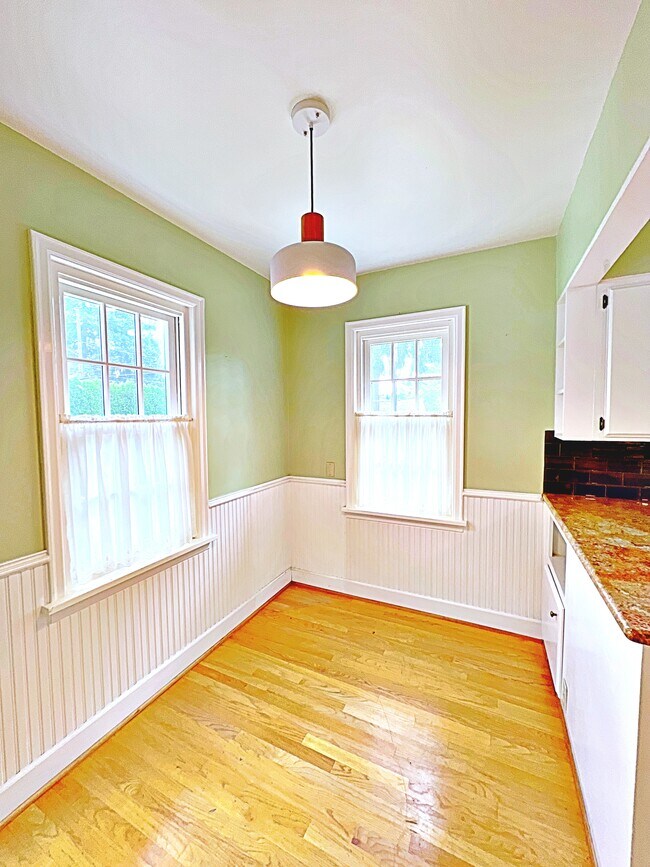 Building Photo - 6309 NE Broadway