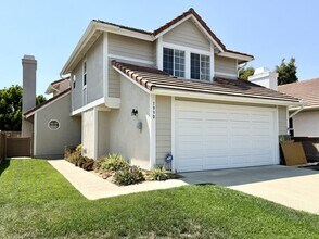 Building Photo - Beautiful Gated Rancho Montecito!
