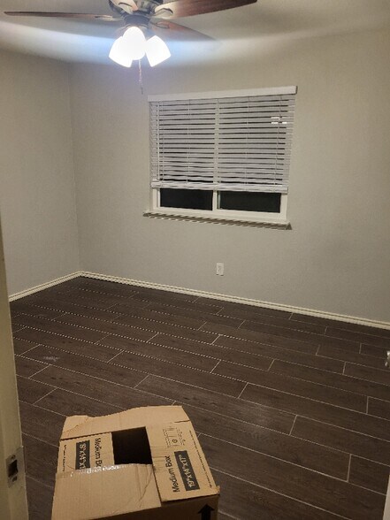 Building Photo - 4804 Thistledown Dr