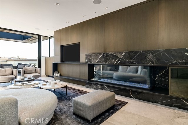 Building Photo - 121 25th St