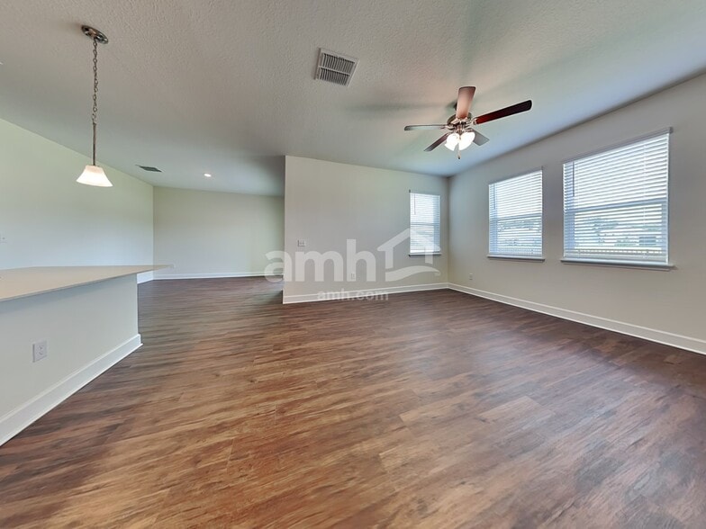 Building Photo - 33919 Thyme Dr