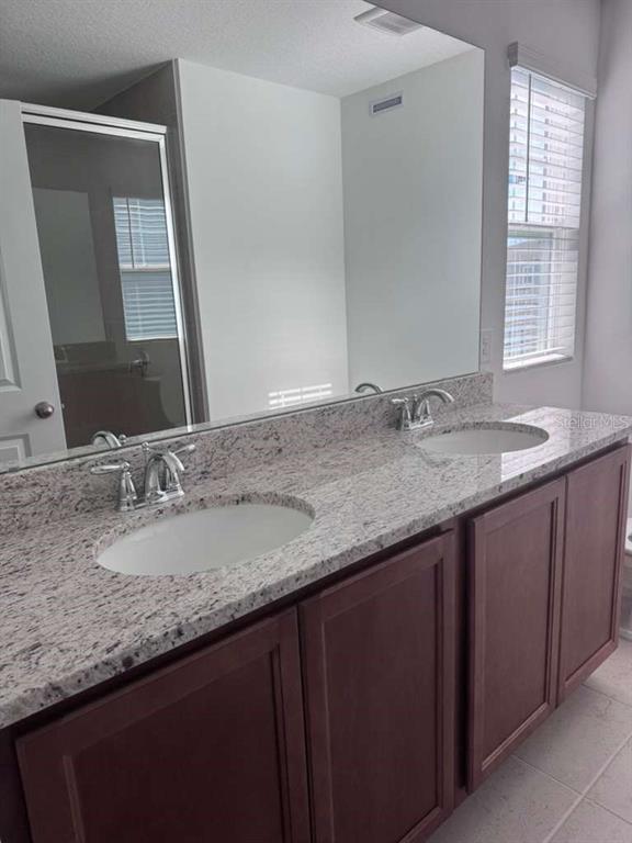 Building Photo - 17604 Northlake Grv Dr