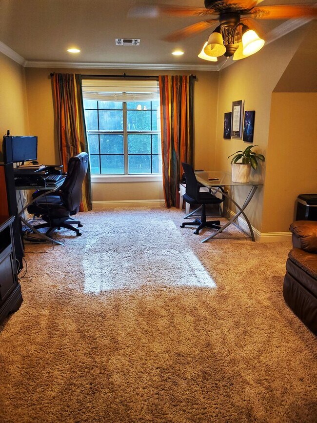 Building Photo - 416 Dogwood S Ln