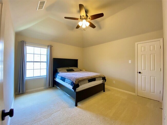 Building Photo - 1150 Amy Dr