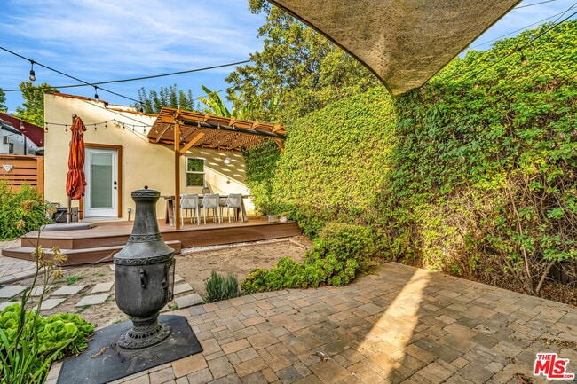 Building Photo - 5182 Ellenwood Dr